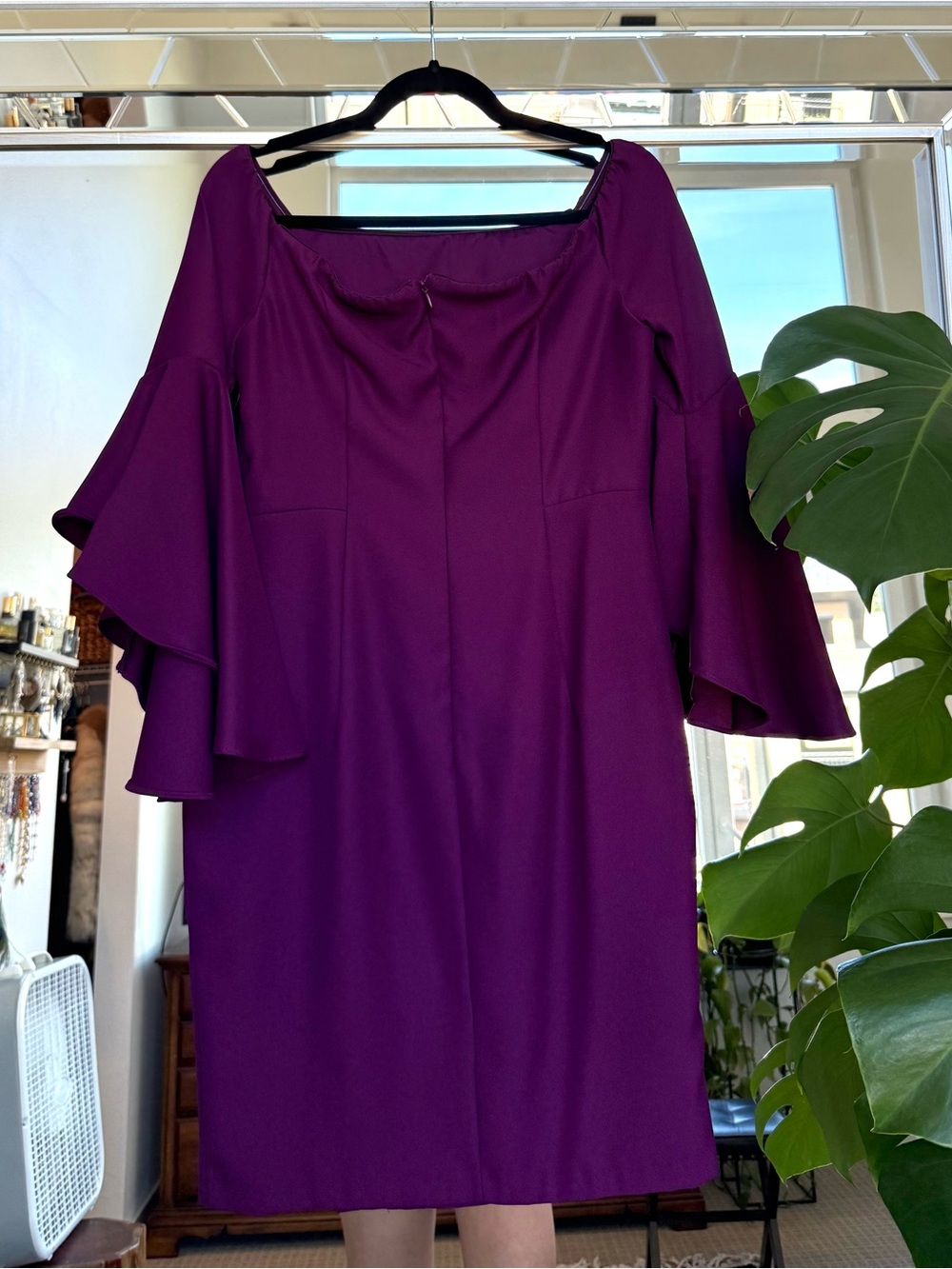 VENUS | Ruffle Sleeve Dress - Picture 6 of 9